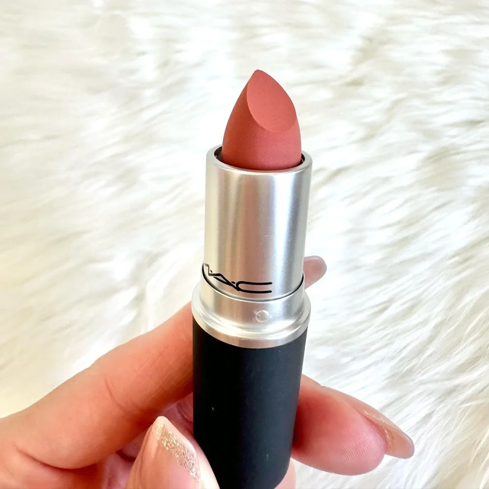 MAC LUXURY LIPSTICK